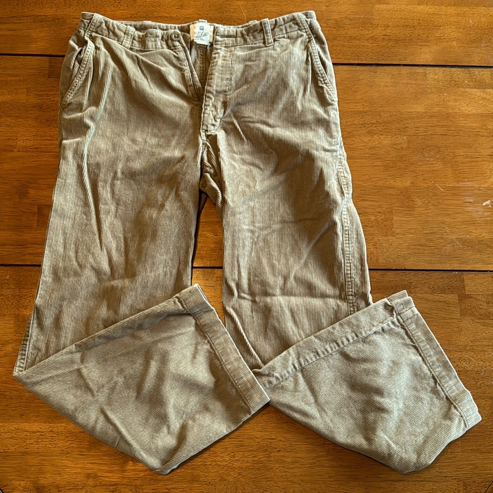 Gap loose fit corduroy khakis 32/30